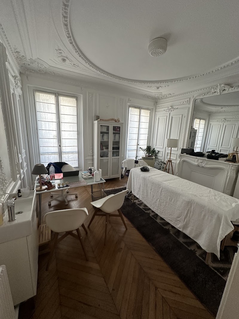 El Helwa Drainage lymphatique - Massage -Soins de peaux - Hydrafacial - My wellness House Paris
