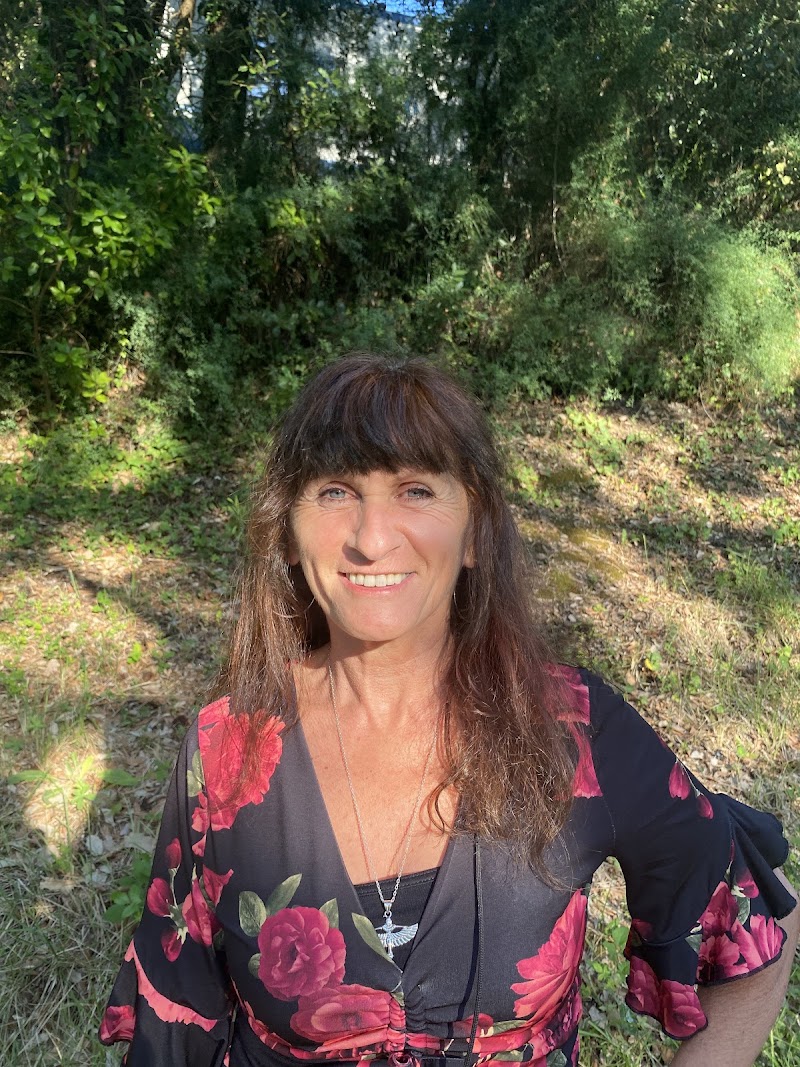 Massages Kinésiologie Neuro-Training Naturopathie Libération émotionnelle soins égypto esseniens Anne-Marie Robert Giverso